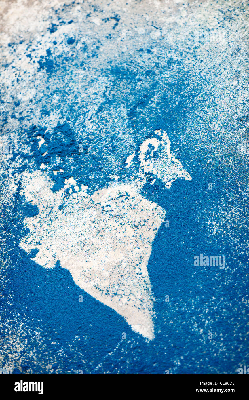 Perforierten indischen Karte mit blauen Pulver skizziert Stockfoto