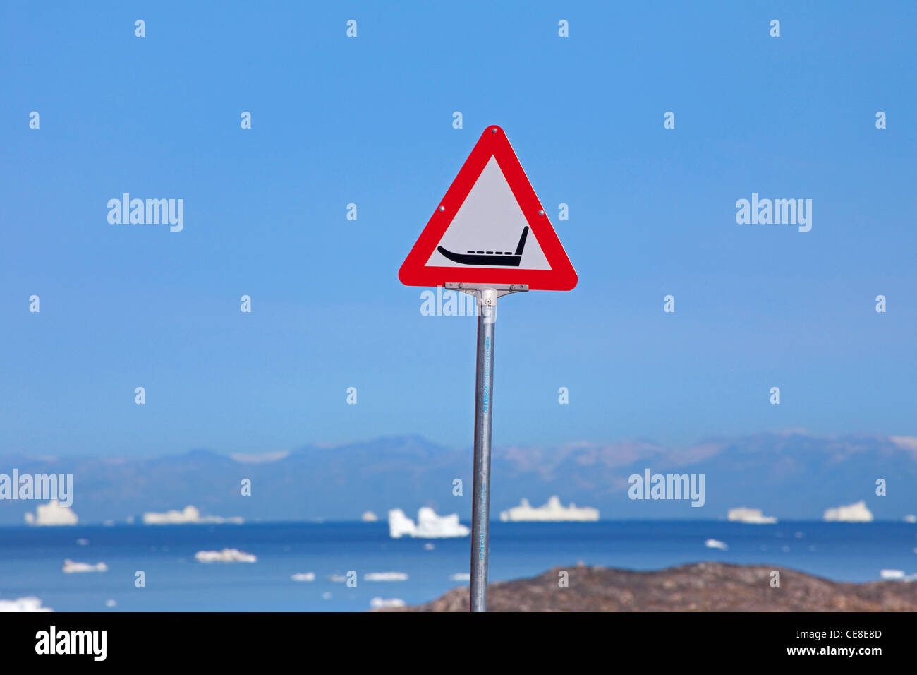 Warnzeichen für Schlitten überqueren, Ilulissat, Jakobshavn, Hunde Disko-Bucht, Grönland Stockfoto