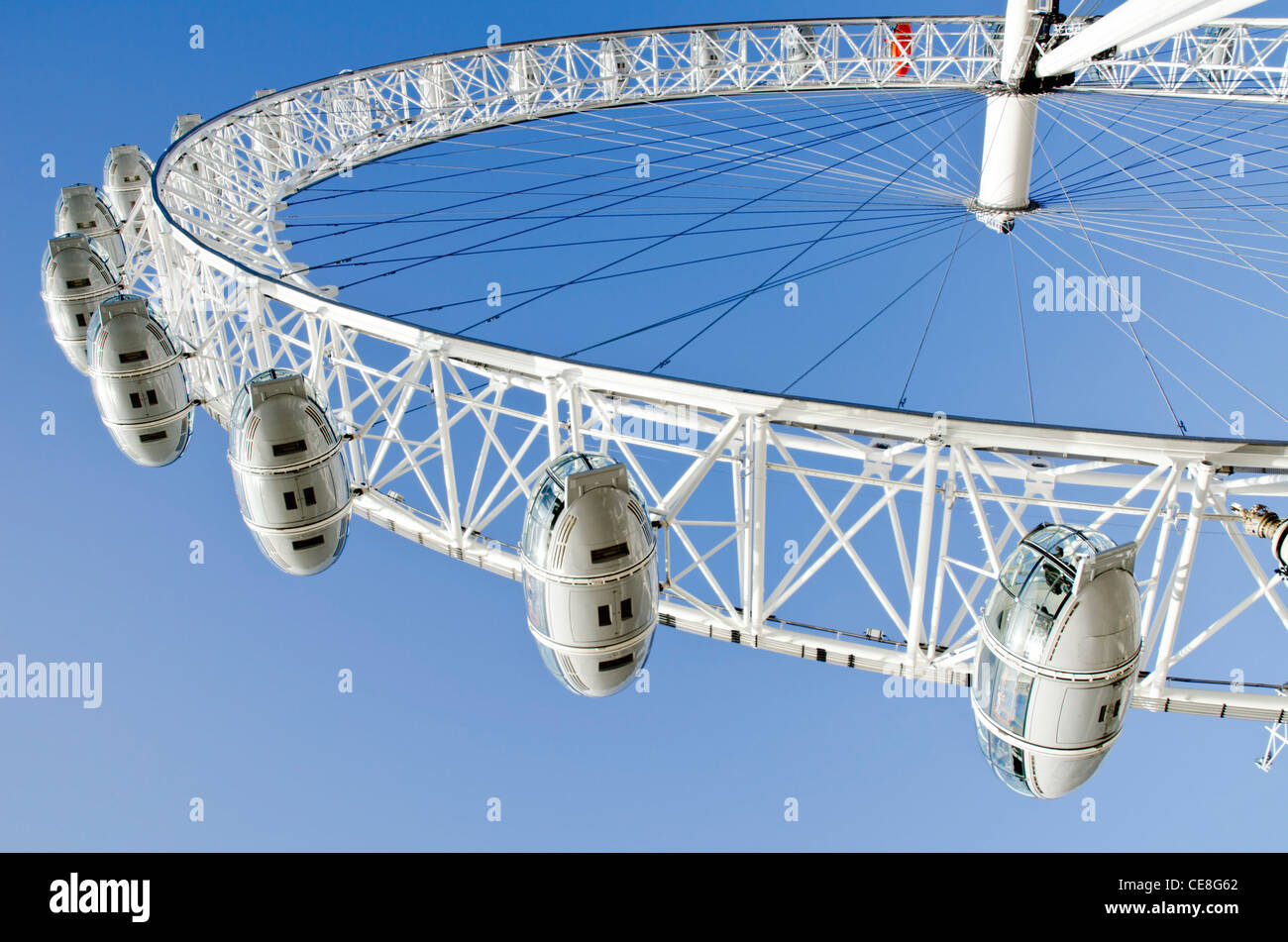 Das London Eye (Millennium Wheel) Riesenrad am Südufer der Themse im Stadtteil Lambeth, London, England, UK. Stockfoto