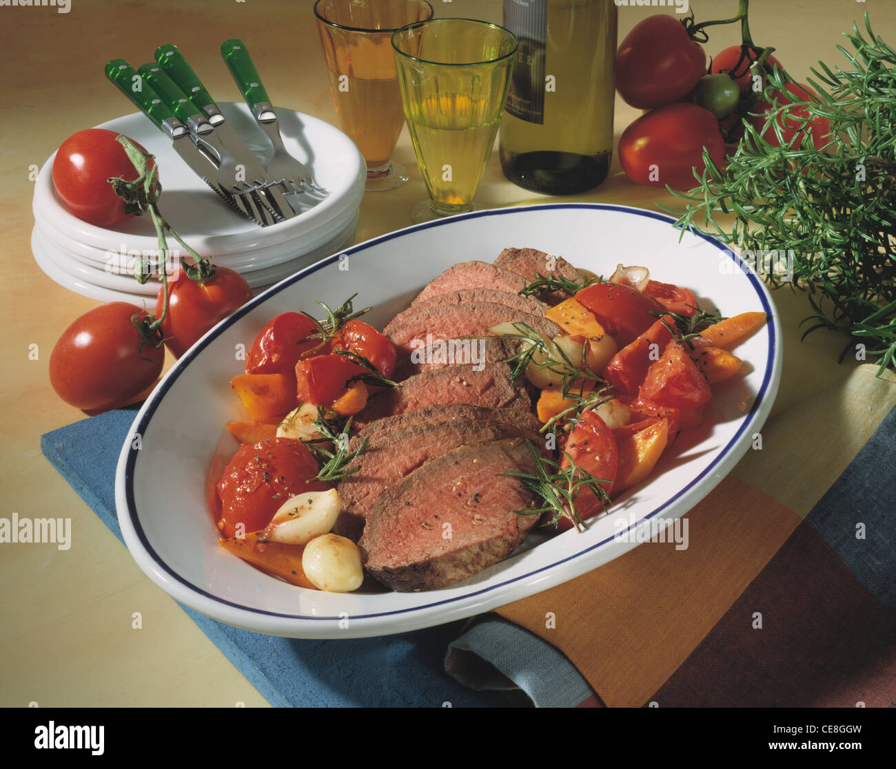 Rinderfilet mit tomaten -Fotos und -Bildmaterial in hoher Auflösung – Alamy