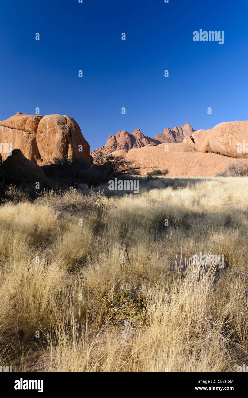 Die orange Granit Gipfel der Spitzkoppe. Damaraland, Namibia. Stockfoto