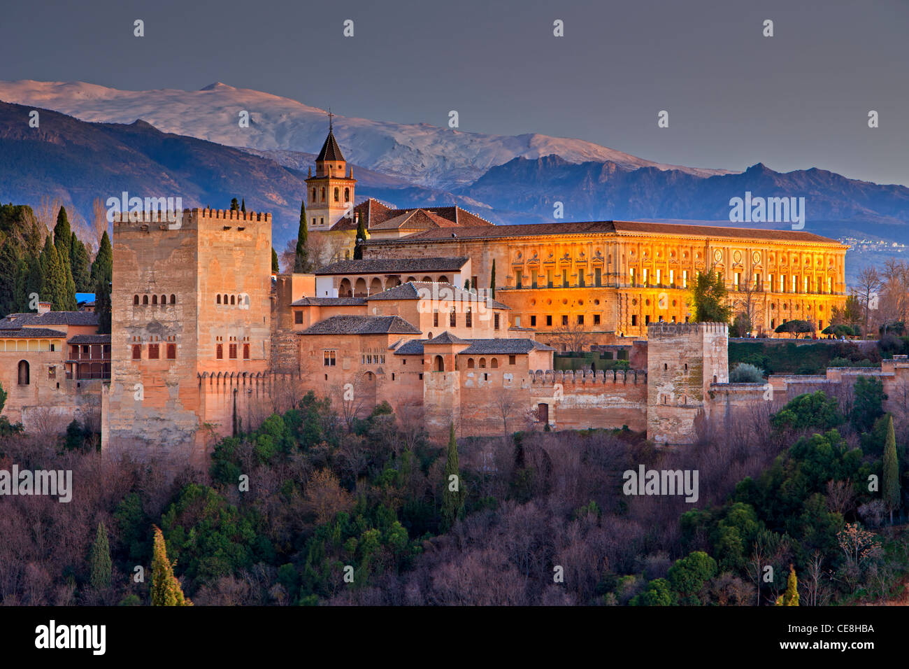 Der Alhambra (La Alhambra) eine maurische Festung und Palast bezeichnet ein UNESCO-Weltkulturerbe in 1984, Granada, Andalusien Stockfoto Der Alhambra (La Alhambra) eine maurische Festung und Palast bezeichnet ein UNESCO-Weltkulturerbe in 1984, Granada, Andalusien Stockfoto