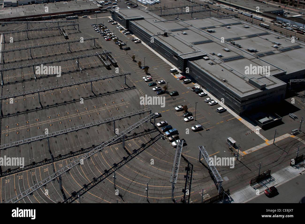 Luftaufnahme San Francisco Muni Metro East Rail Yard und Lagerung und Wartung Anlage Stockfoto