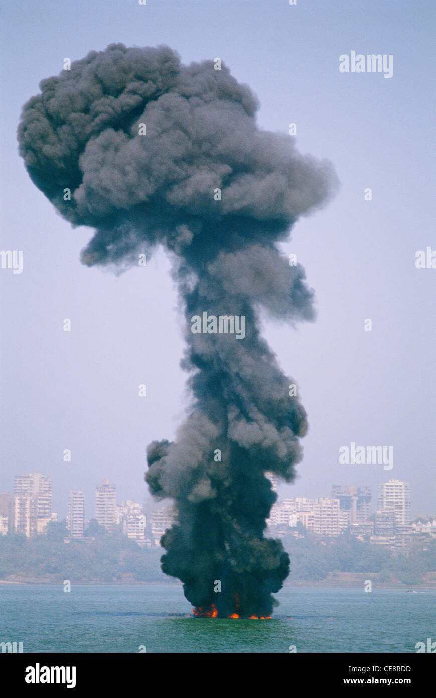 RDX Explosion Rauch ; Anzeige durch indische Marine ; Bombay ; Mumbai ; maharashtra ; indien ; asien Stockfoto
