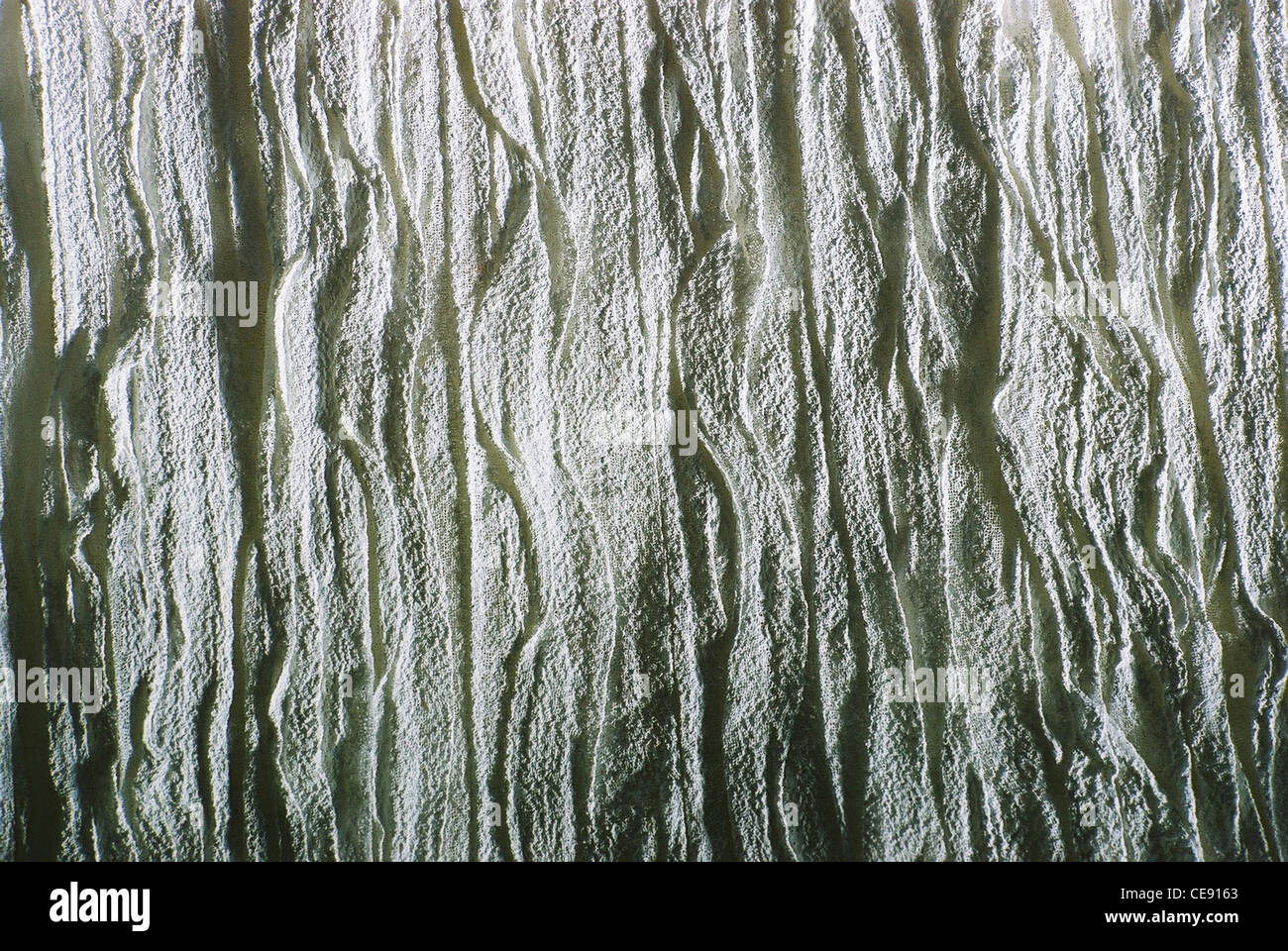 Nahaufnahme von gekräuselte weiße Bettwäsche / Musselin Stoff Stockfoto