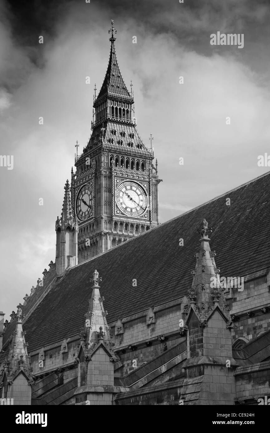 Big Ben und Westminster Hall - monochromes Bild Stockfoto