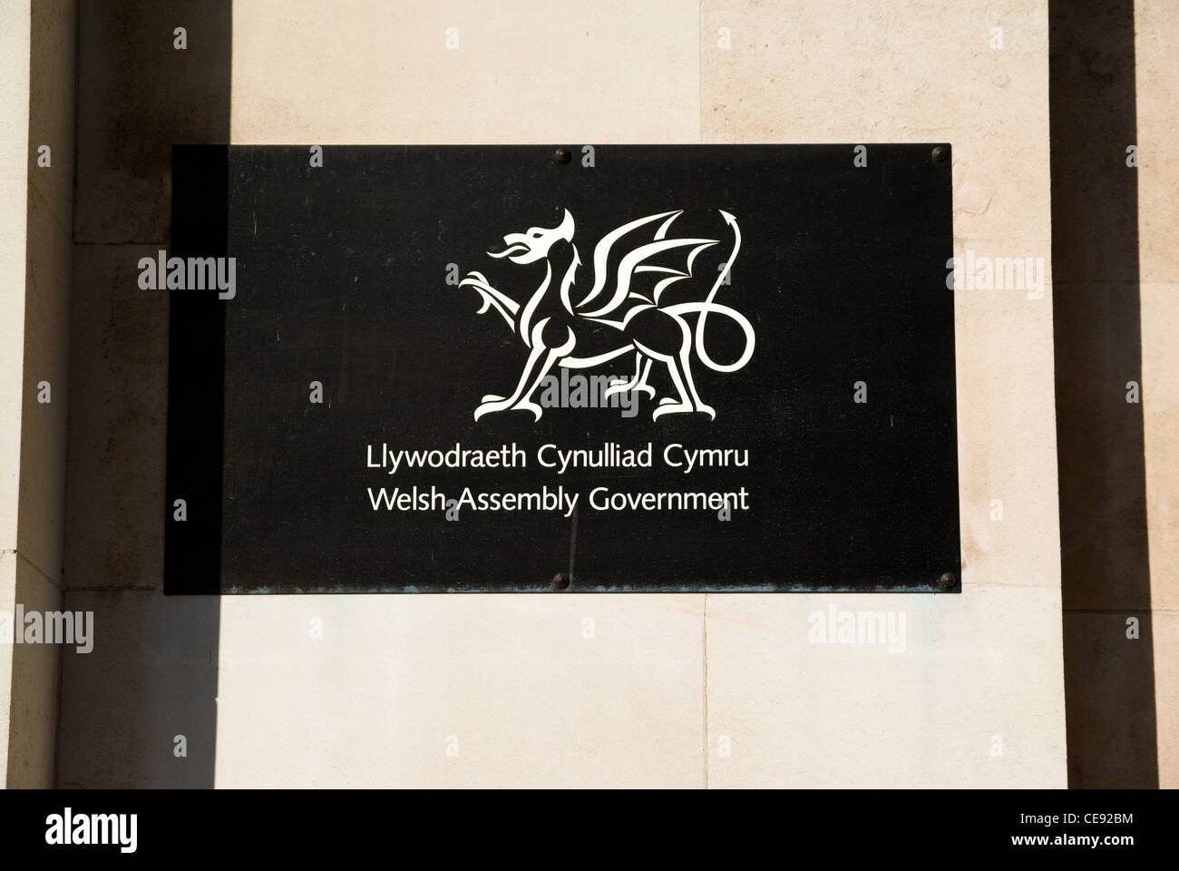 walisische Assebly Zeichen auf alten walisischen Büro Cathays Park Cardiff Stockfoto