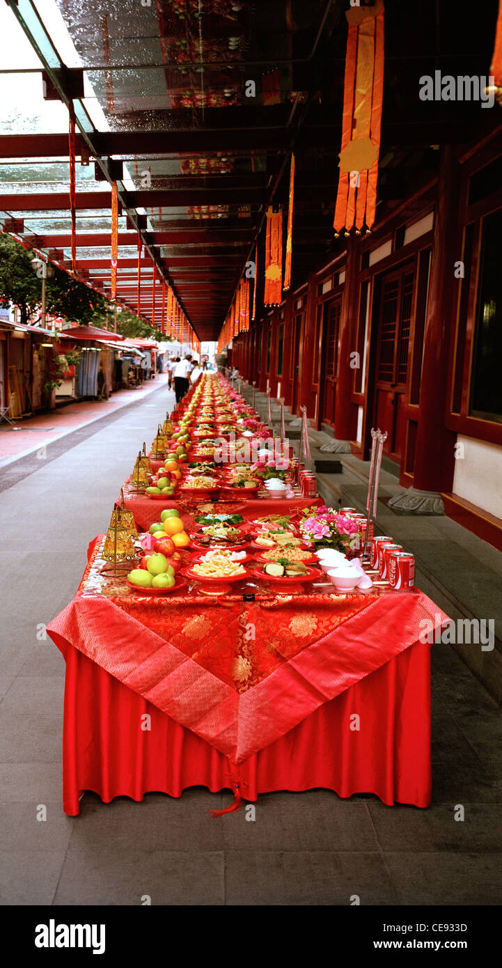 Buddha Tooth Relic Temple und Museum in Chinatown in Singapur in Südostasien im Fernen Osten. Lebensmittel Tabelle Funktion fest Lebensmittel Stockfoto