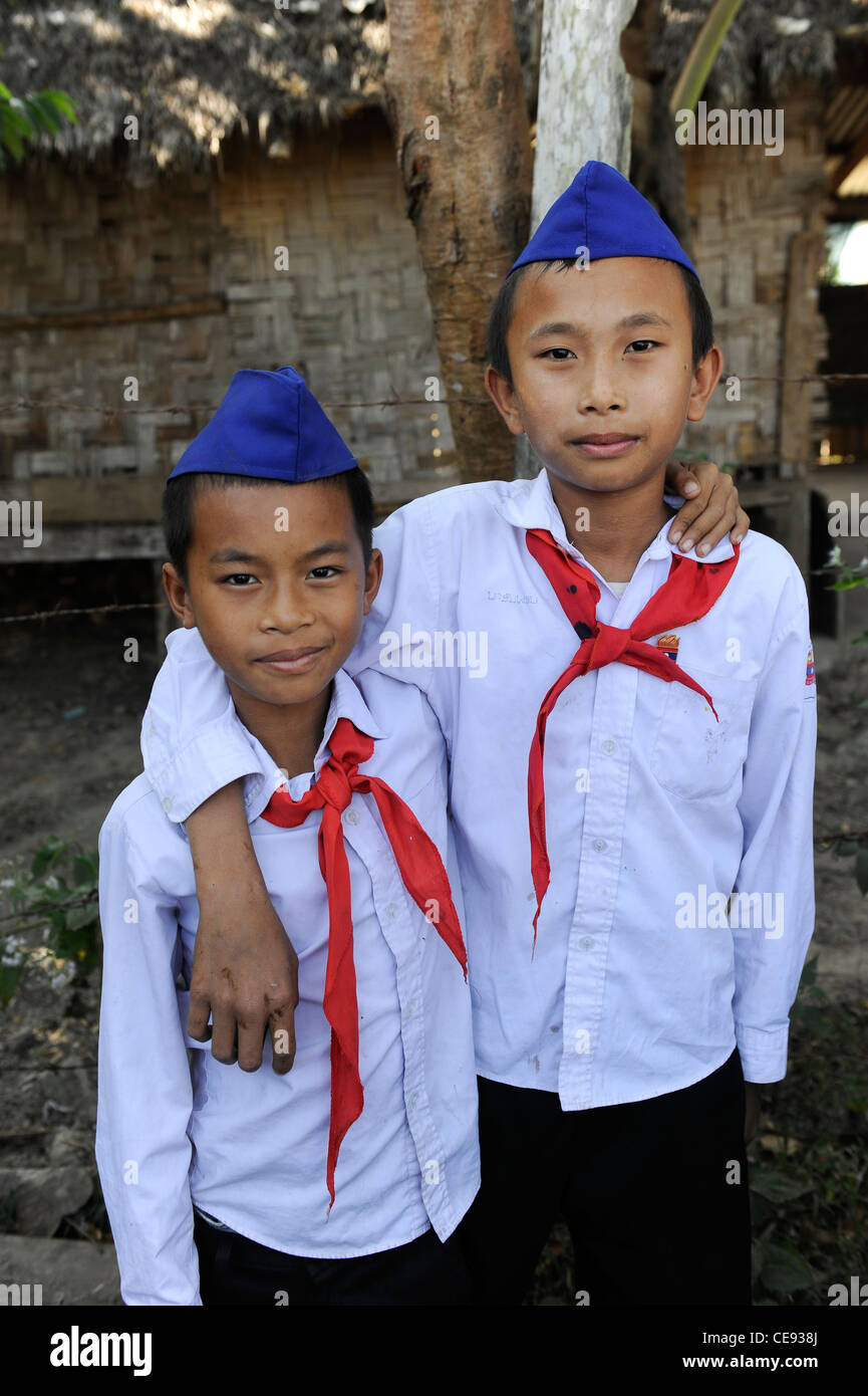 Asien-Laos-Vientiane Kleinkinder in Pionier Uniform der kommunistischen Pionier Bewegung in der Schule Stockfoto