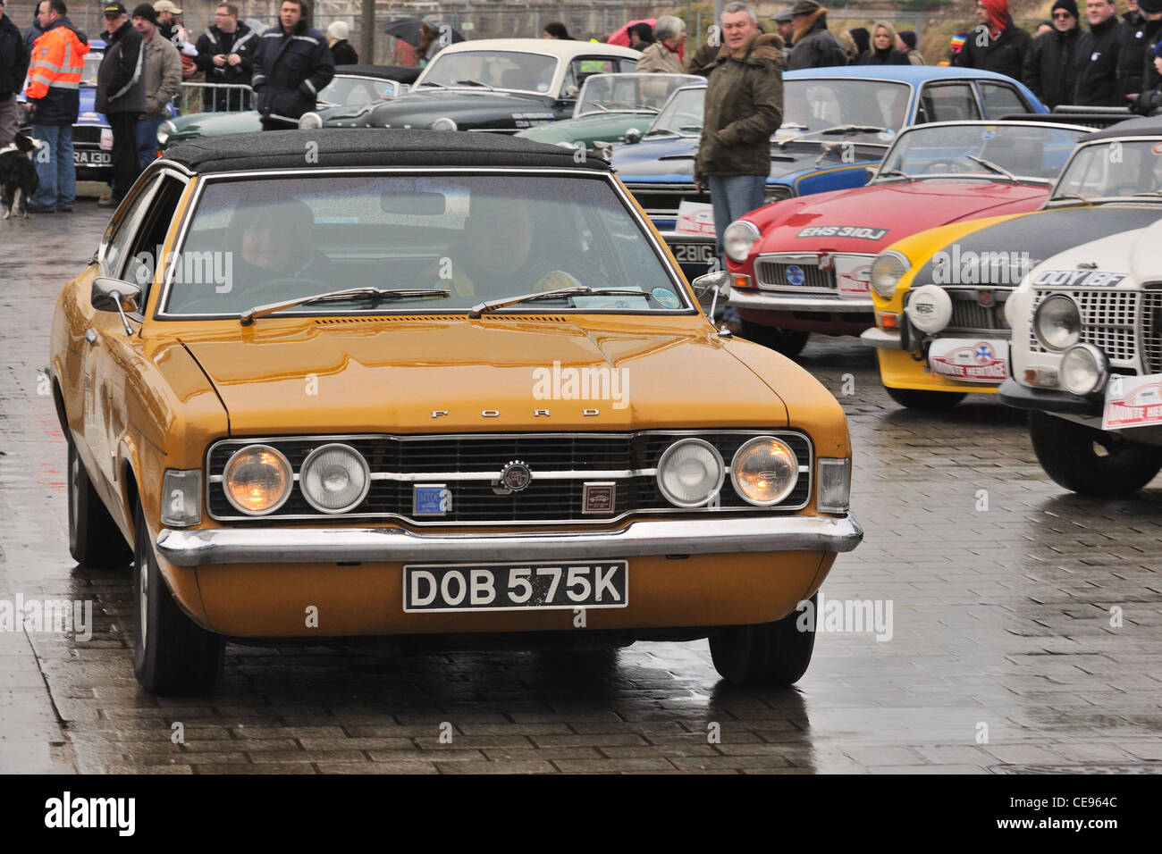 Rallye Monte Carlo Wettbewerber in einem Mk3 Ford Cortina in Clydebank, Glasgow, Schottland, Großbritannien Stockfoto