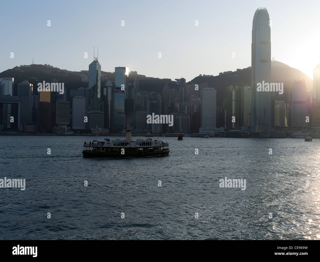dh HONG KONG HARBOUR HONG KONG Star Ferry Shing Sterne touristische Ausflüge Hong Kong Insel Uferpromenade Gebäude Stockfoto