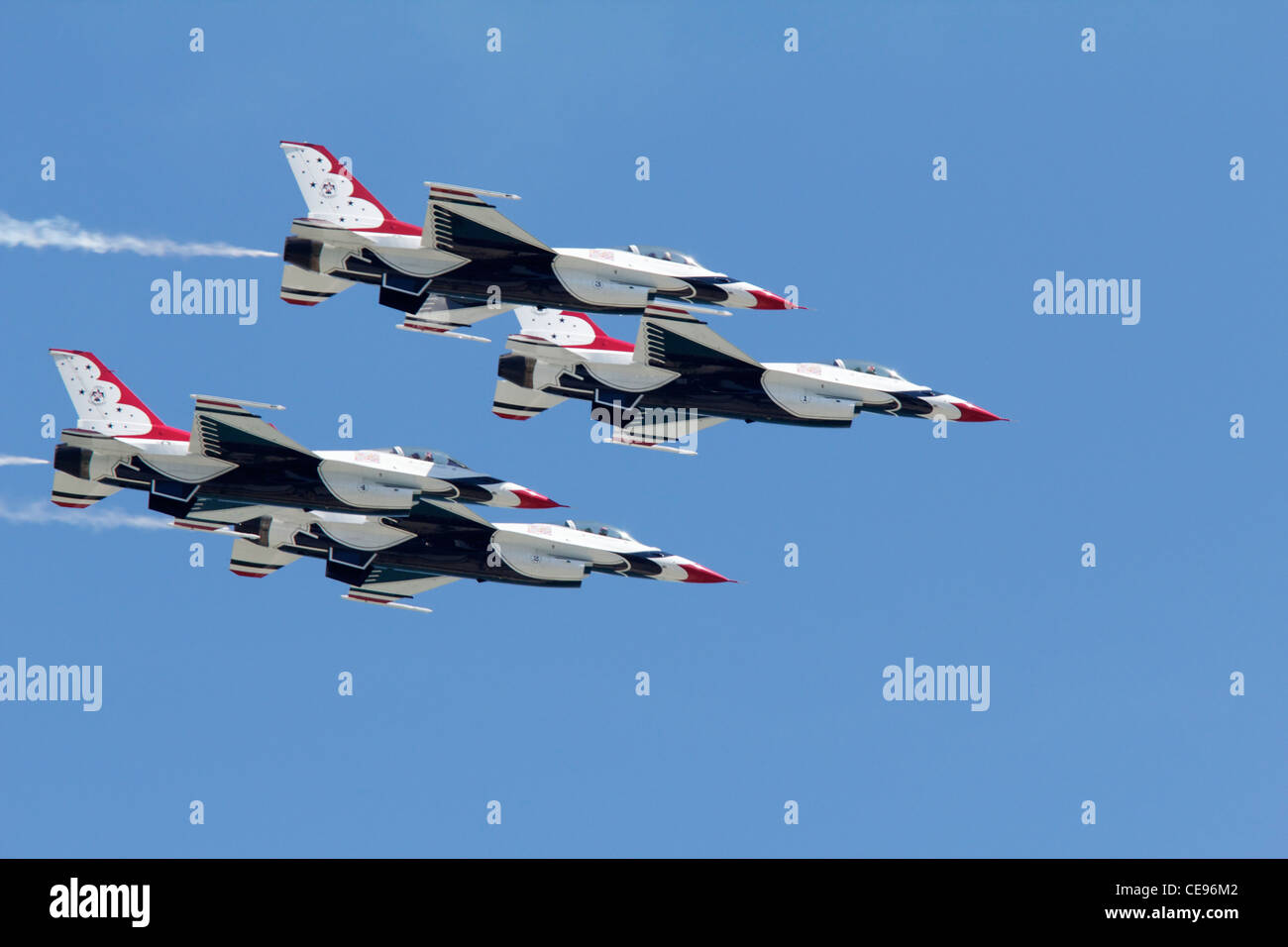 US Air Force Thunderbirds F16 Fighting Falcon. Thunderbirds 1 bis 4 in Diamant-Formation. Stockfoto