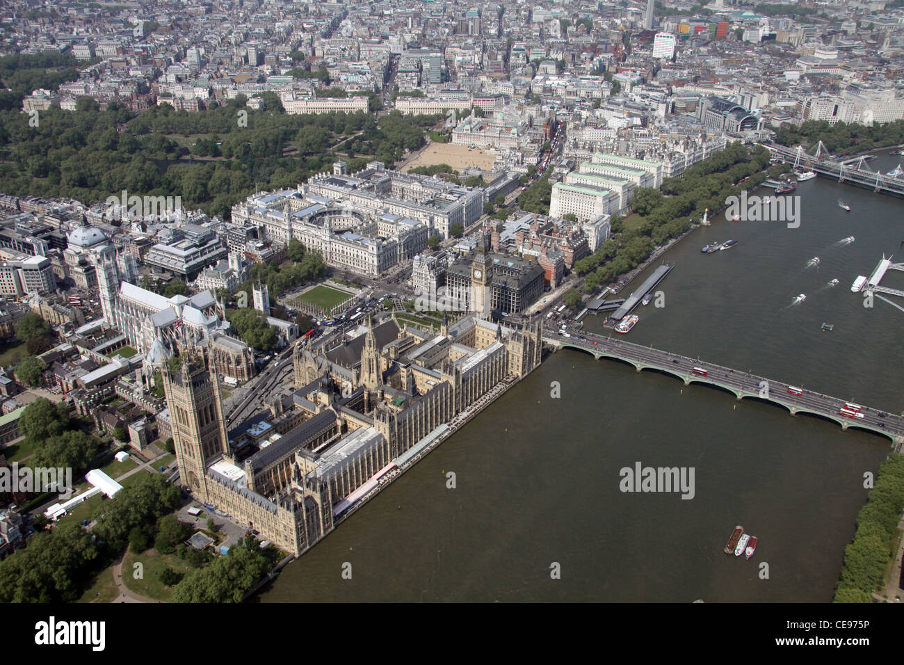Luftbild des Palastes von Westminster - Houses of Parliament, und der Themse und Westminster Bridge, London SW1 Stockfoto