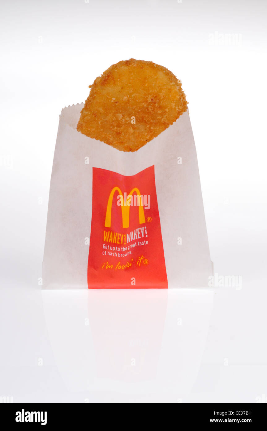 McDonald's Frühstück Hash Brown Kartoffel patty auf weißem Hintergrund Ausschnitt. Stockfoto