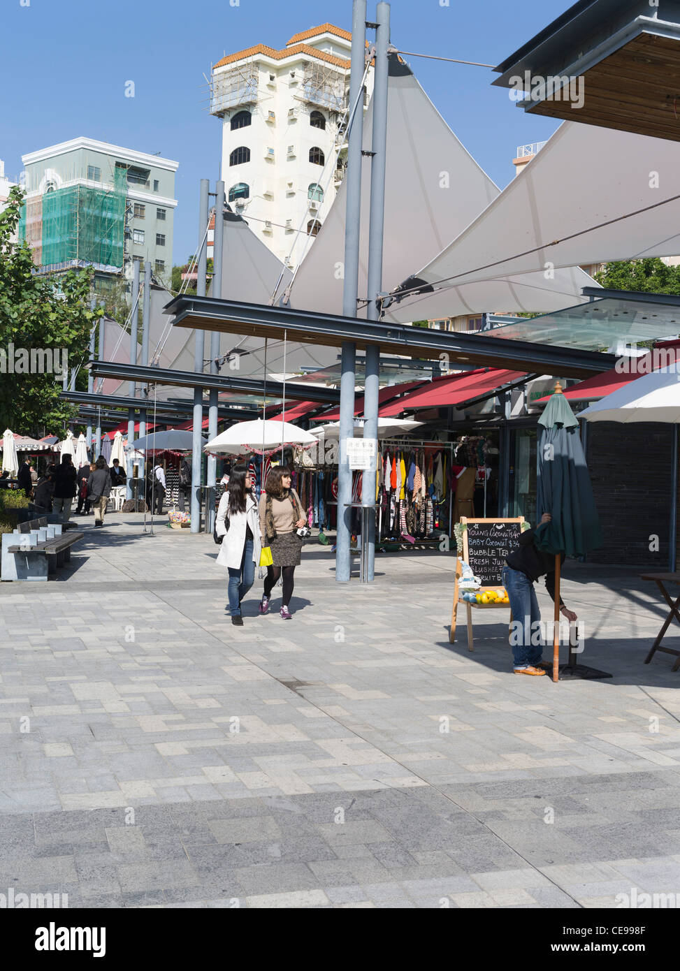 dh STANLEY HONGKONG Junge Frau Touristen Stanley Promenade Geschäfte china Esplanade Teenager Teenager Stockfoto