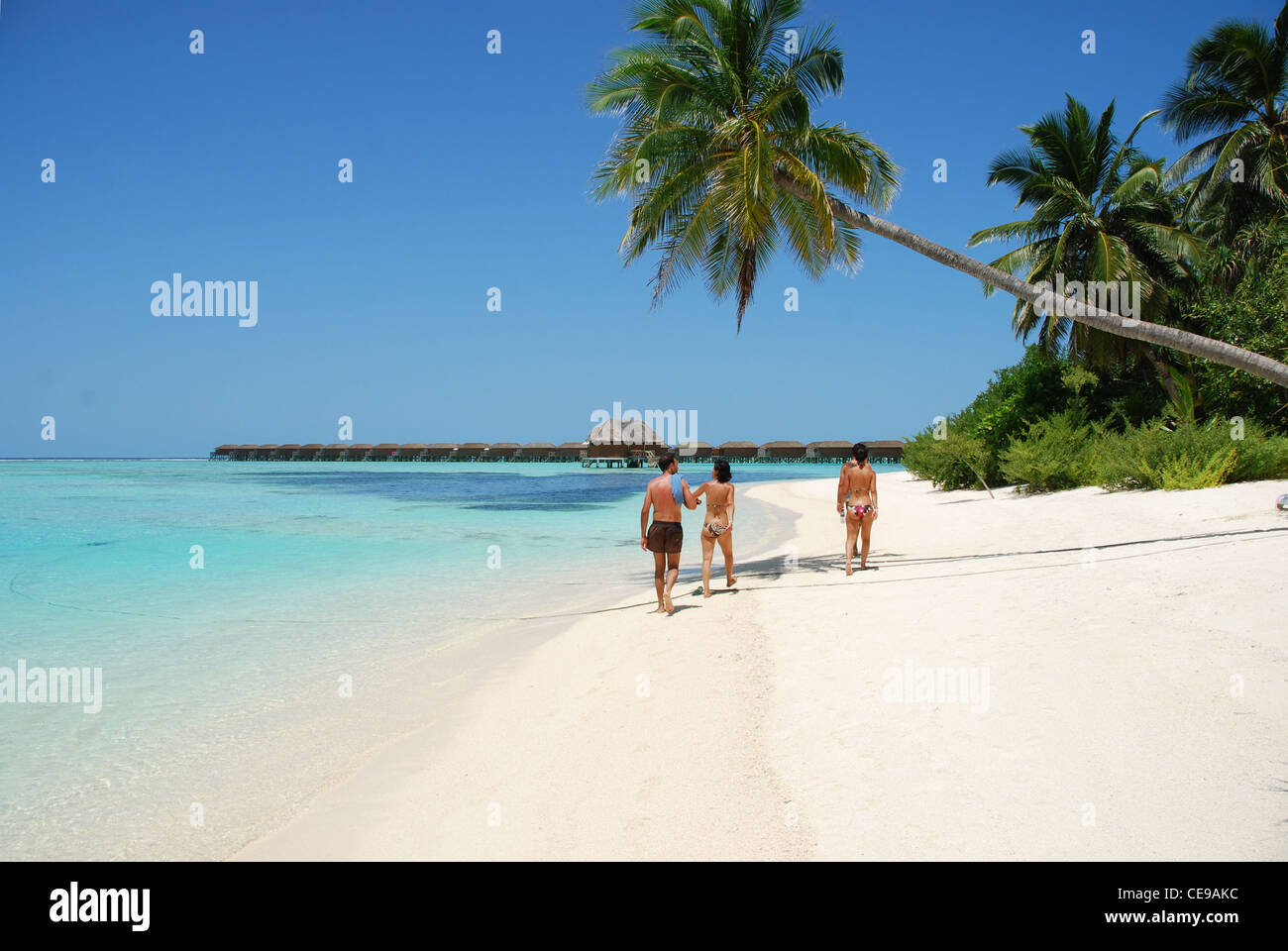 Familie verbringen Zeit auf einer Malediven-Insel Stockfoto