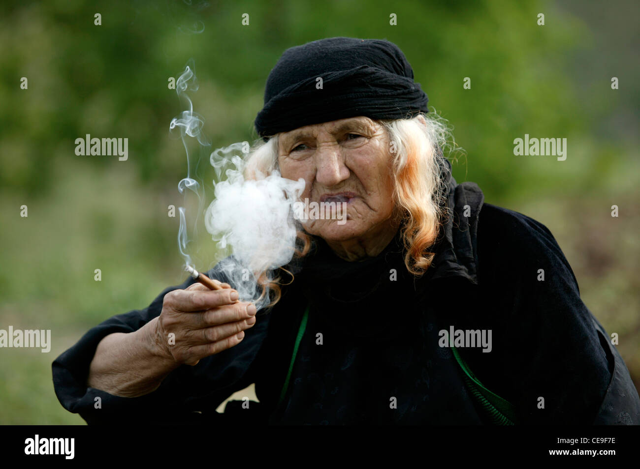 Witwe von "Witwen-Dorf" in Kurdistan-Irak. Sie überlebt, wenn Saddam Hussein Kurdistan angegriffen. Stockfoto