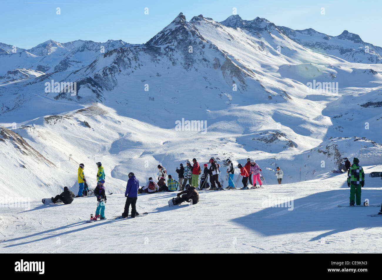 Skifahrer, Boarder, Tignes, Vanoise Naturpark, Schnee National Park, Rhône-Alpes, Savoir, Frankreich, Europa Stockfoto