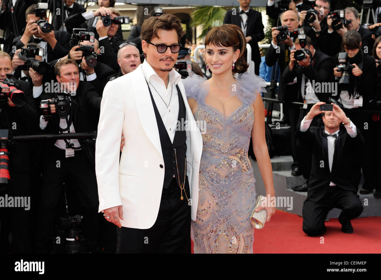 Johnny Depp und Penélope Cruz kommen für das Screening von Pirates of the Caribbean: On Stranger Tides. Stockfoto
