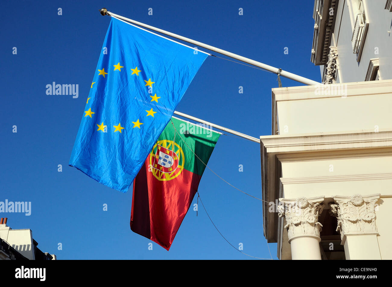 Nahaufnahme von Portugiesisch und Europäische Union Flaggen Stockfoto