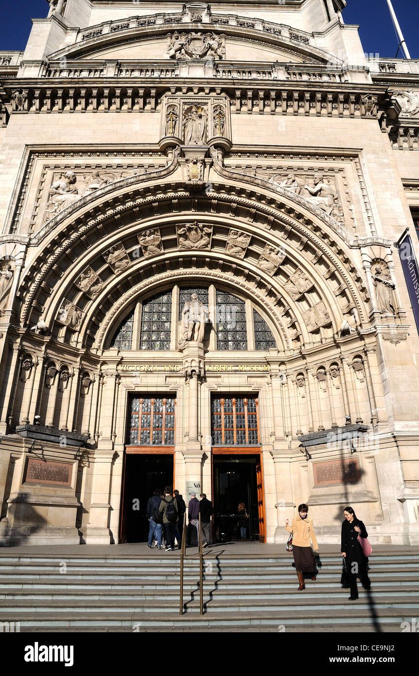 Außenseite des Victoria and Albert Museum, Kensington, London Stockfoto