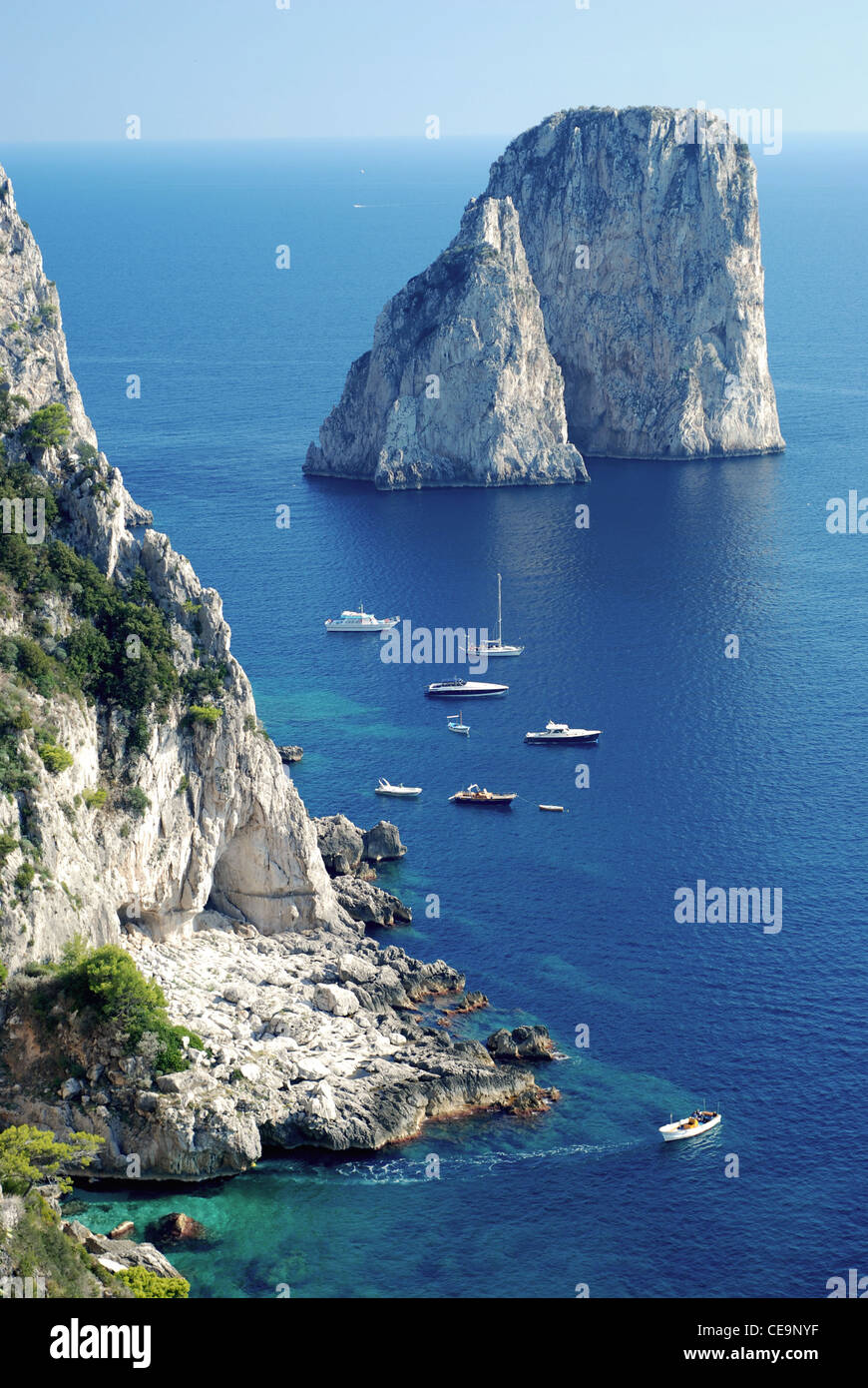 Faraglioni Felsen auf der Insel Capri Stockfoto