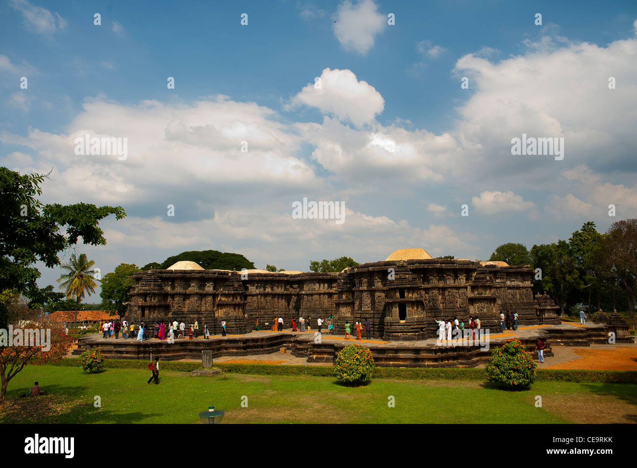 Hoysaleswara Tempel ist ein Tempel hinduistischen Gott Shiva geweiht. Es dauert hundert Jahre, Halebeedu, Karnataka, Indien Stockfoto