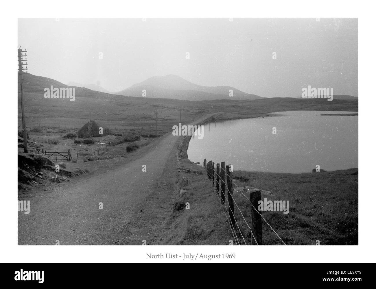 Hebridean Expedition nach Uist, Schottland, Straße und Hügeln von North Uist-Schulen Stockfoto