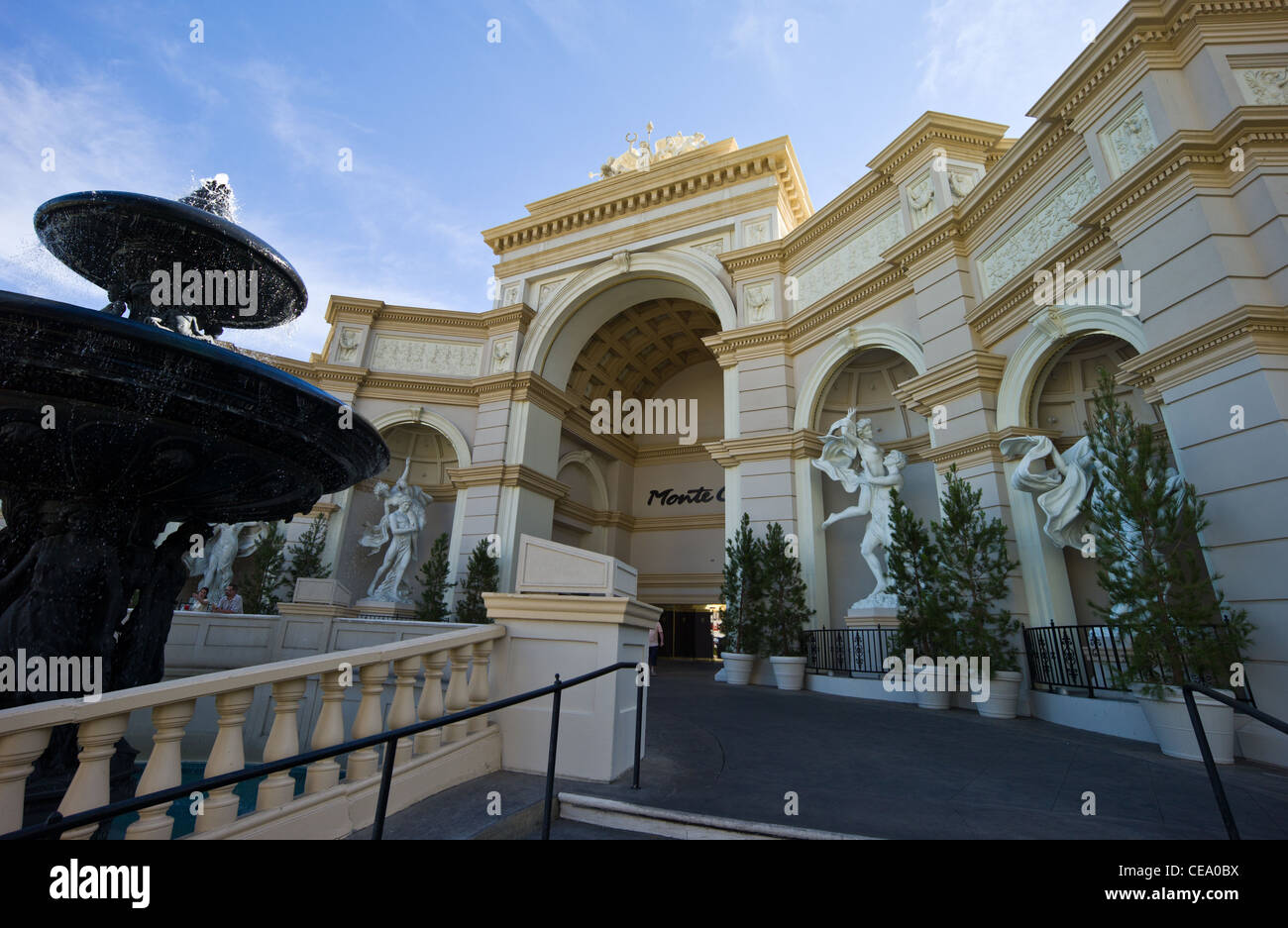 USA, Nevada, Las Vegas, Monte Carlo Hotel und Casino Eingang Stockfoto