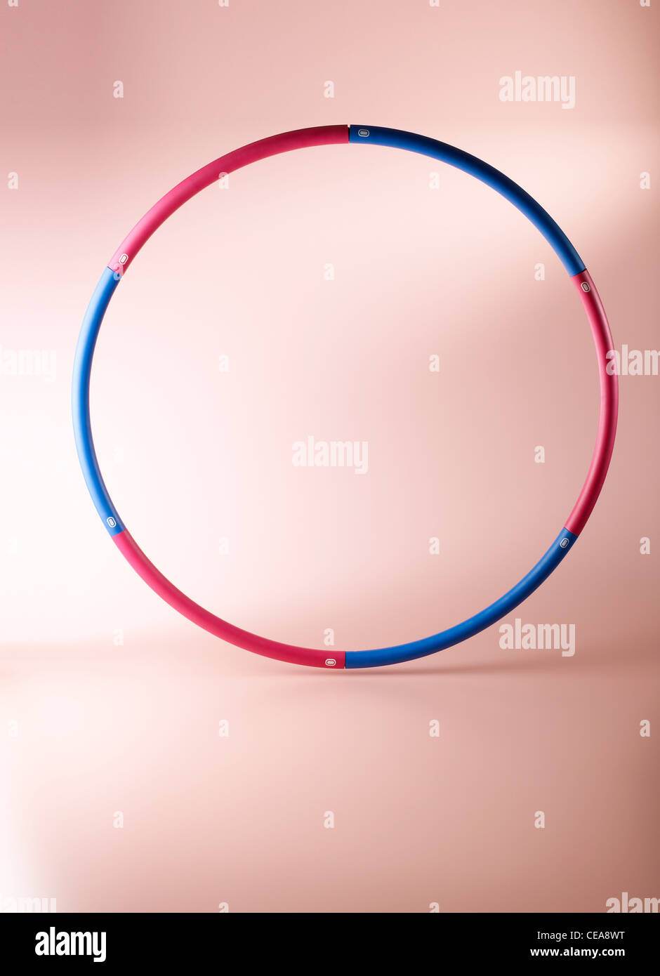 Ein Stillleben Schuss von einem drehenden Fitness Hula Hoop Reifen Stockfoto