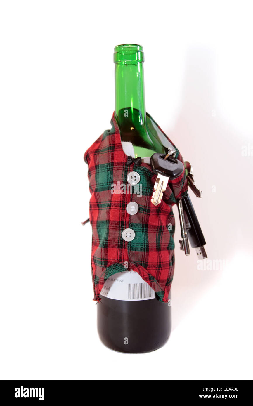 Die Schotten Alkohol Bild Spottschrift durch einen Tartan kilt tragen  Holländer mit Tennents Lager Alkohol in Dosen an einem Gürtel um seine  Hüften, als er die Teilnahme an der Stockfotografie - Alamy