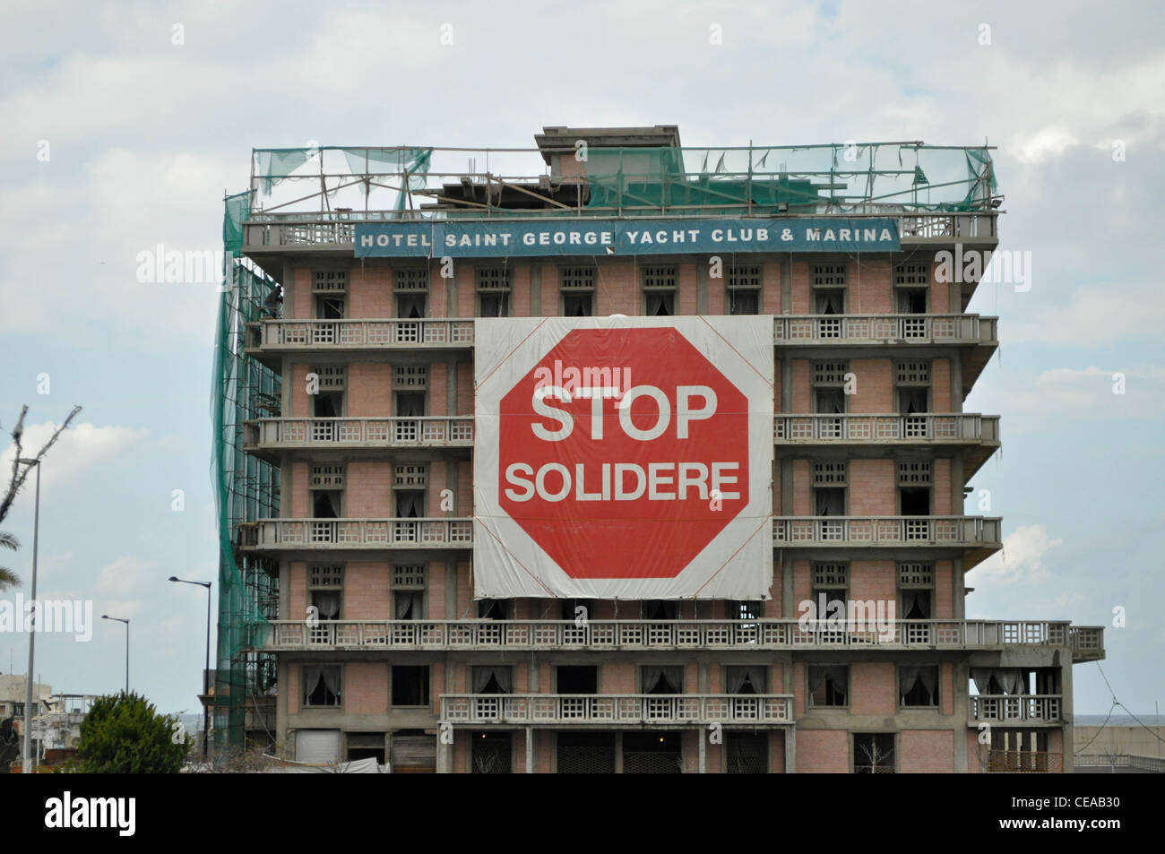 Halt solidere Fotos und Bildmaterial in hoher Auflösung Alamy