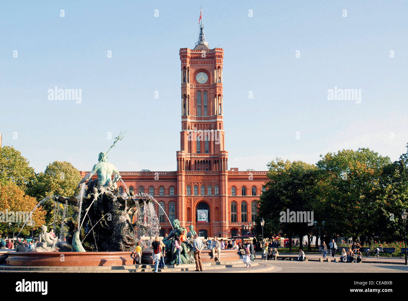 Rote Rathaus in Berlin: Residenz des Bürgermeisters und der Verwaltung Sitzes des Bundeslandes Berlin. Stockfoto