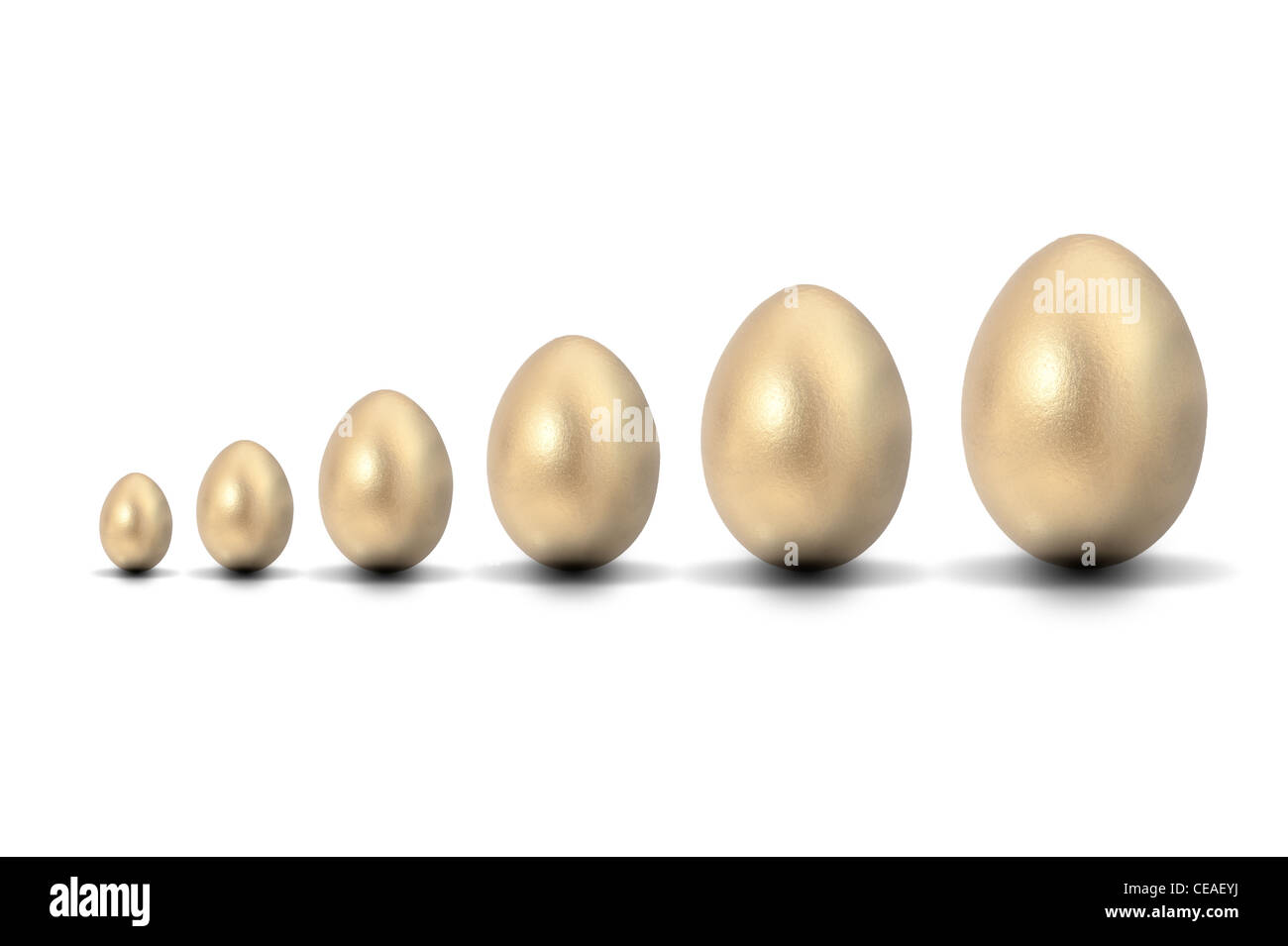 Sechs goldenen Eiern ausgehend von klein bis groß Stockfoto