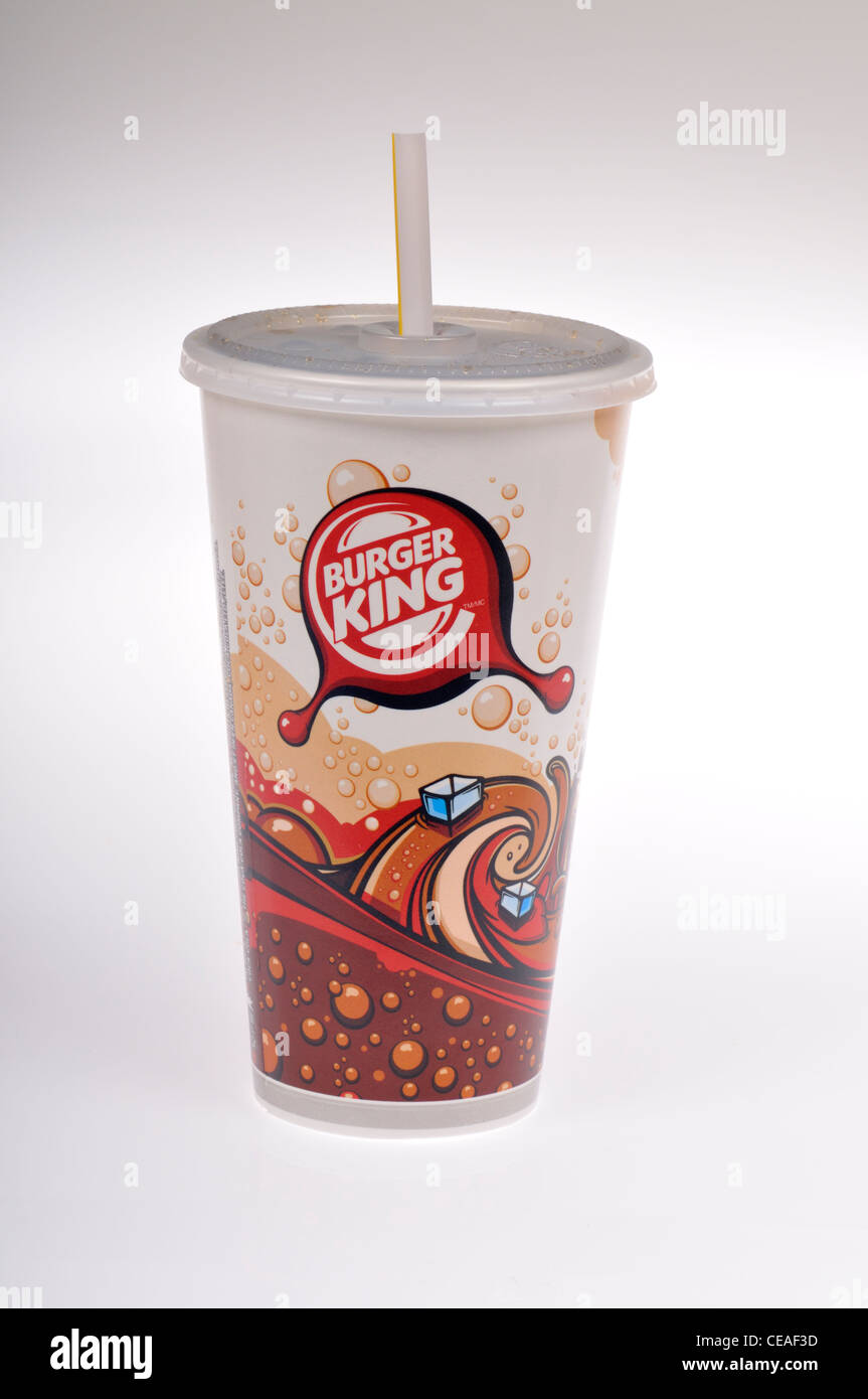 Burger King-Soda mit Stroh auf weißem Hintergrund Ausschnitt USA. Stockfoto
