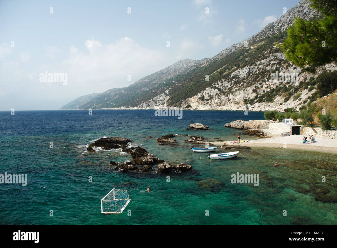 Wasserball-Tor in Dingac Borak, Halbinsel Peljesac, Kroatien Stockfoto