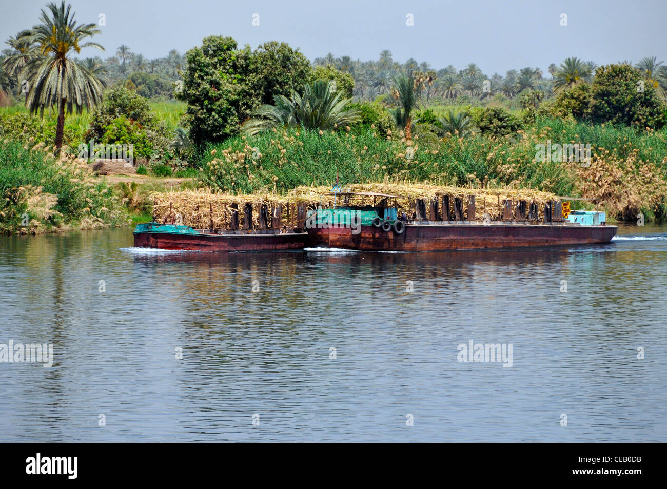 Fluss Nil arbeiten Boote Ägypten Nahost. Stockfoto