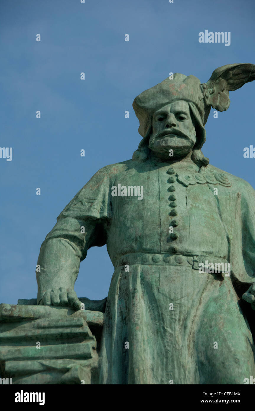 Ungarn, Budapest, Pest. historischen Heldenplatz (aka hosok tere), Statue. Stockfoto