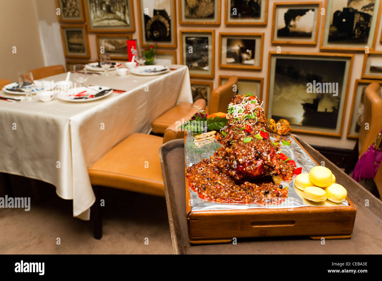 Schweinefleisch Rippen, Sichuan Küche Restaurant, Haiyongxiang District, Shanghai, China, Asia.MR Stockfoto