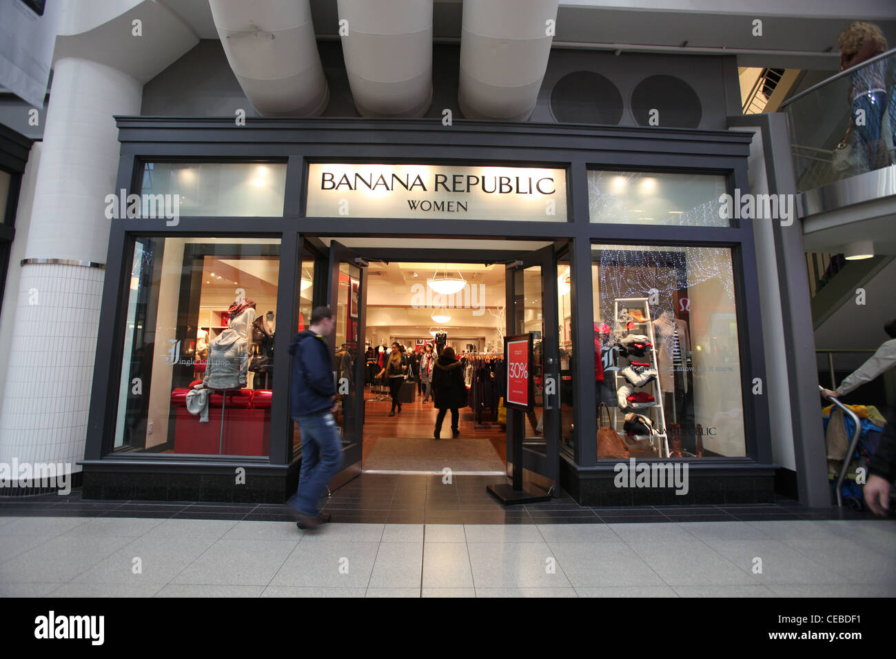 Banana Republic-Fashion-Store in Toronto Eaton Center, Ontario, Kanada Stockfoto