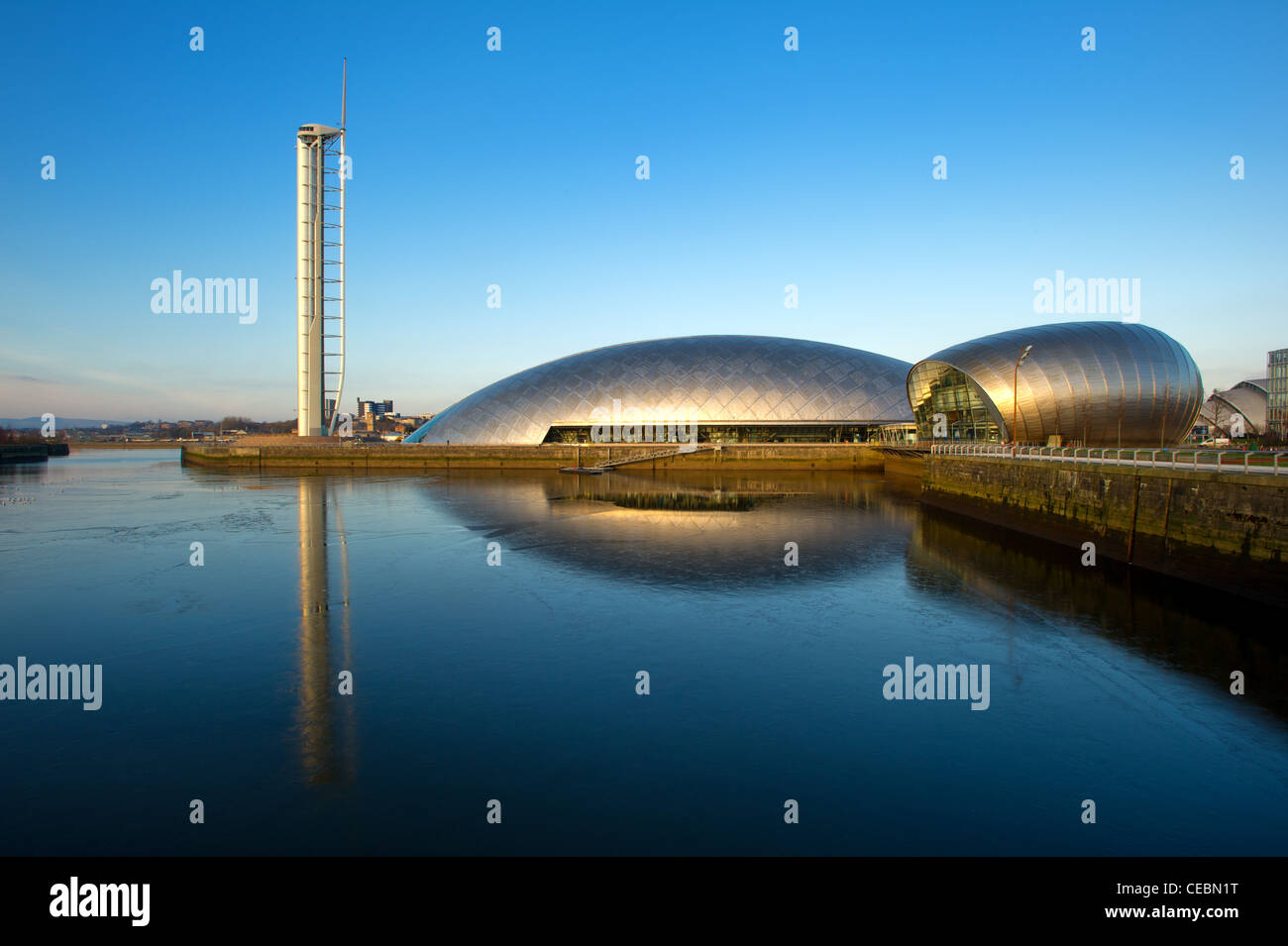 Wissenschaftszentrum & Glasgow Tower, River Clyde, Glasgow, Schottland, UK. Stockfoto