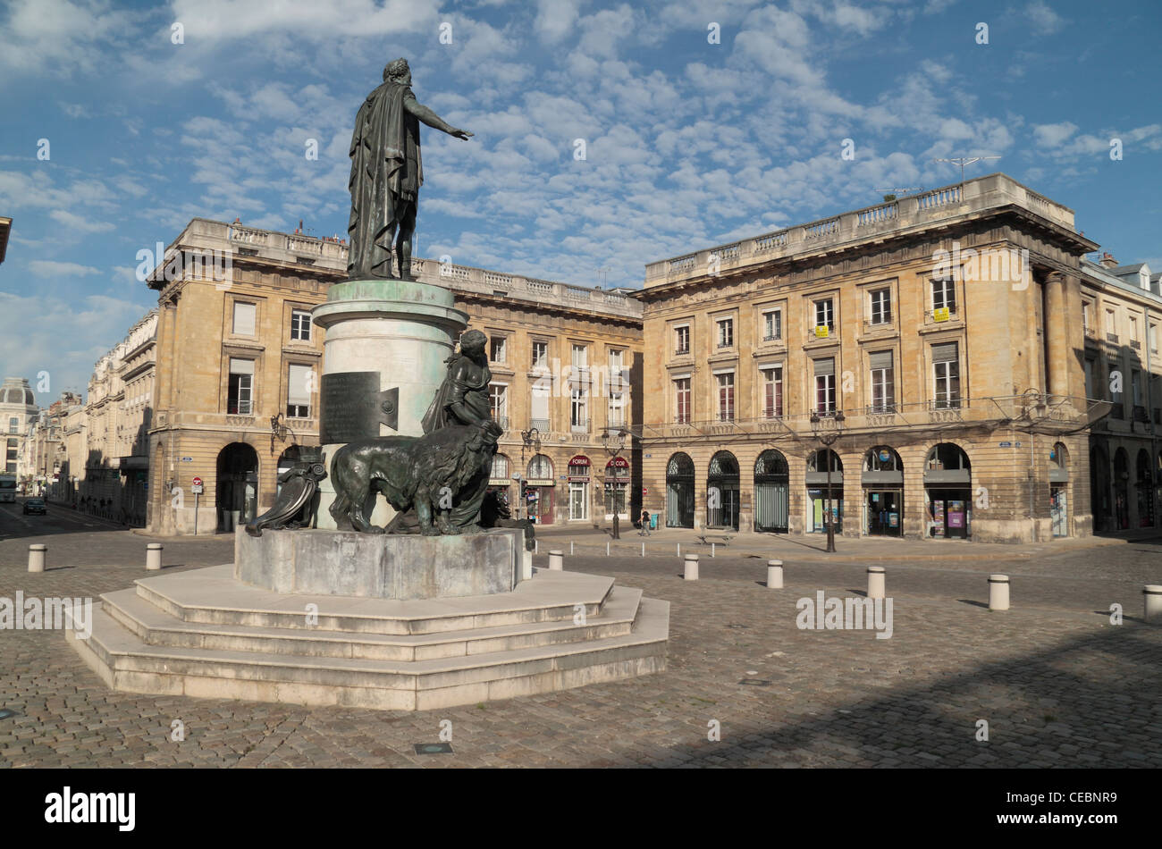 Statue von Louis XV, Place Royale, Reims, Champagne-Ardenne, Frankreich. Stockfoto