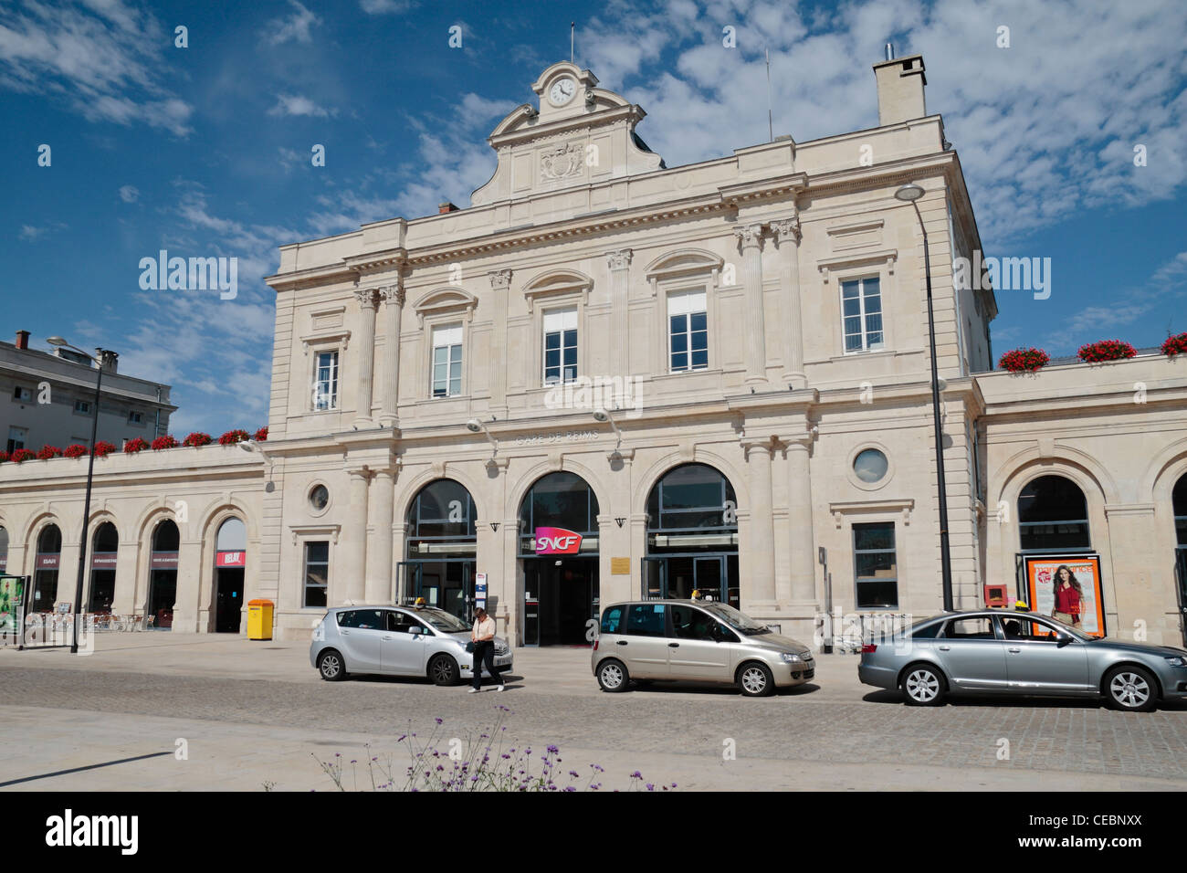 Haupteingang der SNCF Reims Raliway Station, Riems, Champagne-Ardenne, Frankreich. Stockfoto