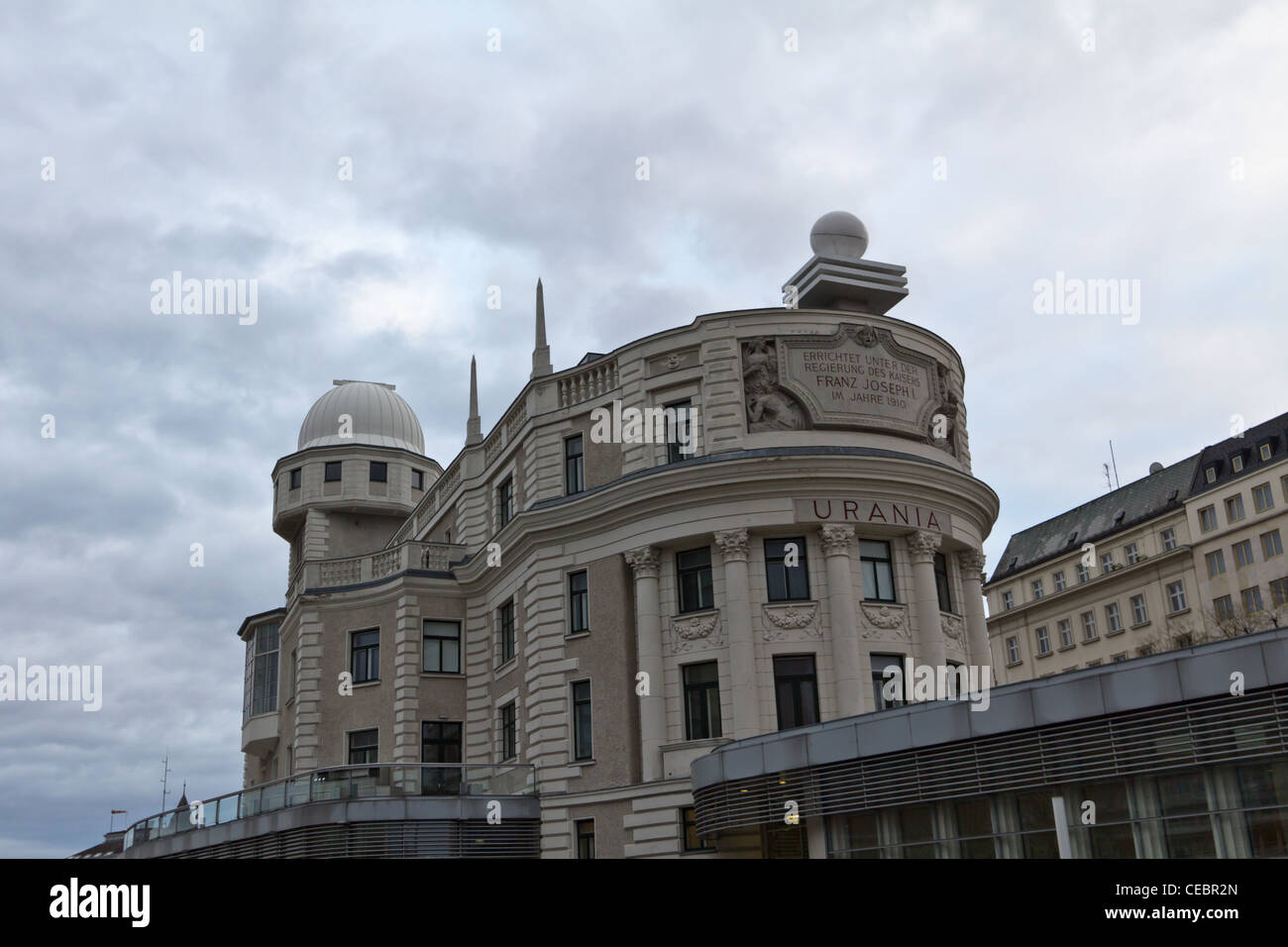 Wiener Urania - eine ehemalige Sternwarte (jetzt ein Kino); Zunächst widmete an den damaligen Kaiser Franz Joseph ich im Jahre 1910 Stockfoto