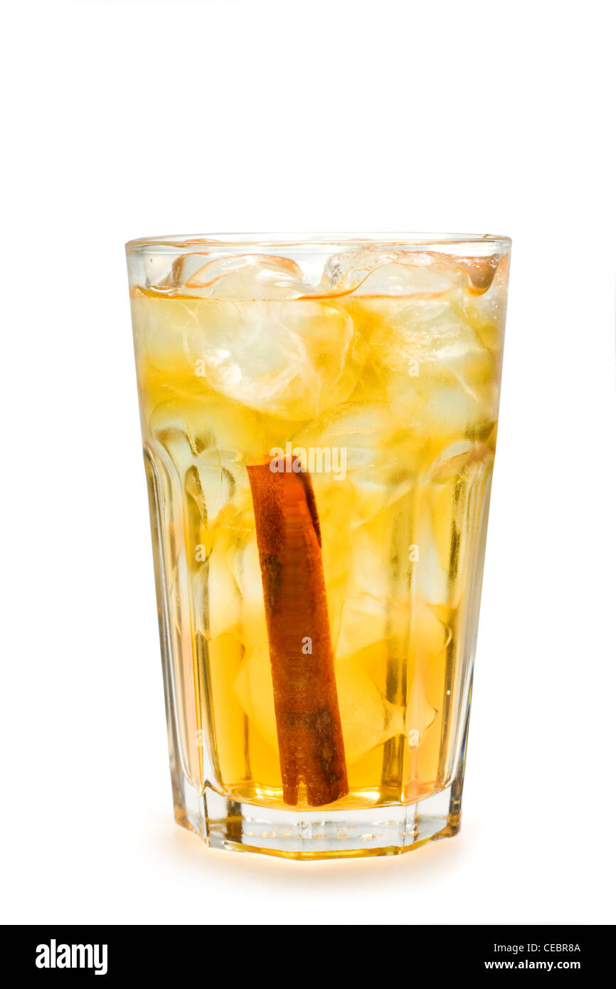 Gebrochenes Bein (Whisky, Apfelsaft, Zimt Stockfotografie - Alamy