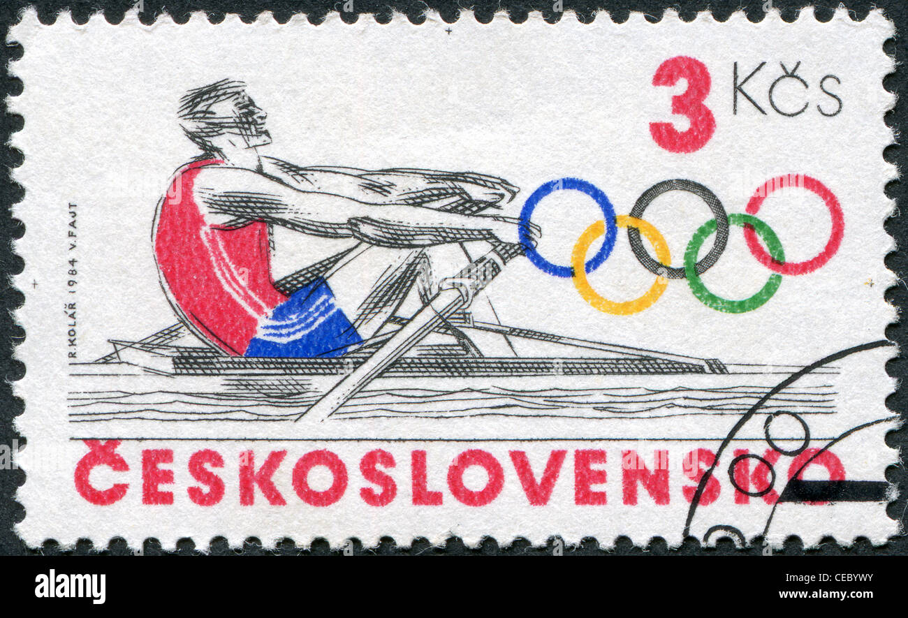 Eine Briefmarke gedruckt in der Tschechoslowakei, widmet sich der Olympischen Sommerspiele in Los Angeles, ca. 1984, Rudern, zeigt Stockfoto