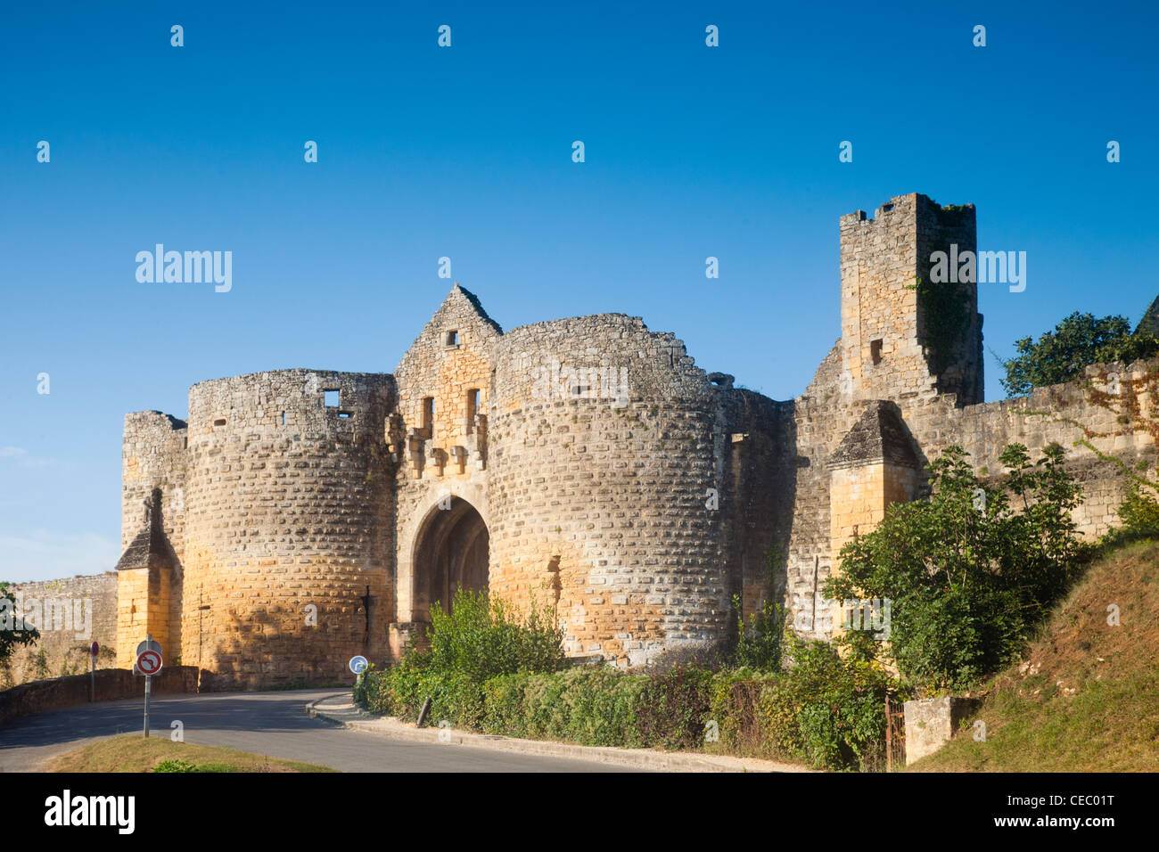 Das Haupttor der Bastide Domme, Aquitane, Frankreich. Stockfoto