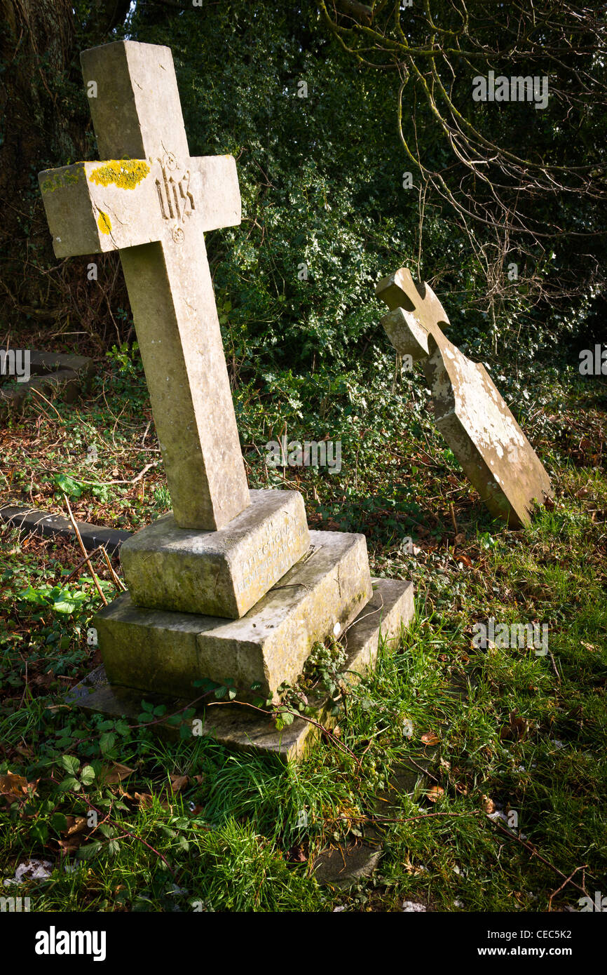 Grabsteine in einer englischen Friedhof Stockfoto