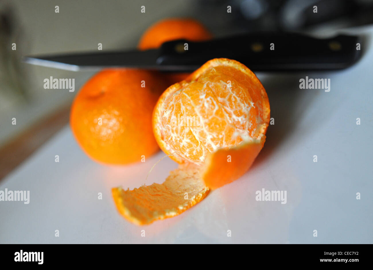 Geschälte Haut aus Satsuma Frucht reich an Vitamin C für eine gute Gesundheit Stockfoto