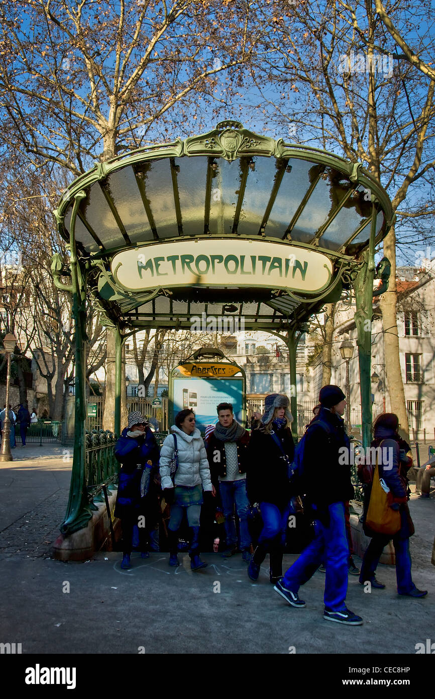 Eingang der u-Bahn Station "Abbesses" Paris (Frankreich) Stockfoto